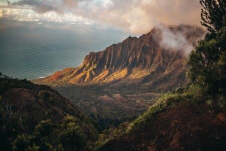 Montagnes brunes à Hawai