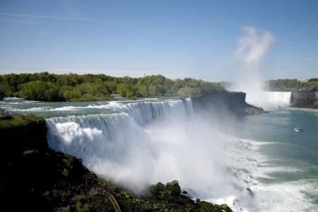 Vue sublime des chutes du Niagara